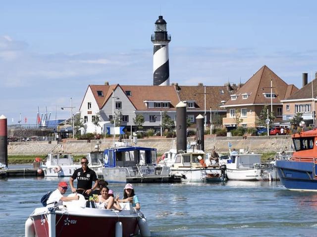 Phare de Petit-Fort-Philippe - La Canote