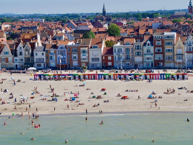 plage-malo-les-bains-kiosques-vue-aerienne.jpg