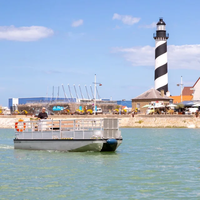 Gravelines Phare Canote @ville De Gravelines