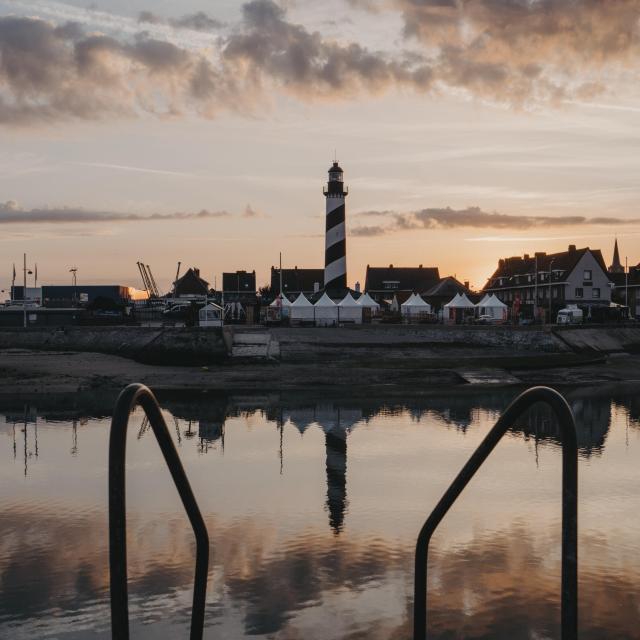 Phare  à Petit Fort Philippe